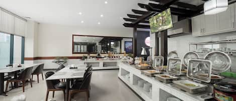Desayuno buffet todos los días (con cargo)