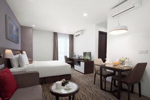 Executive-Studio, 1 King-Bett, Stadtblick | 1 Schlafzimmer, Bettwäsche aus ägyptischer Baumwolle