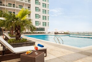 Executive Room, 1 Bedroom, City View | BBQ/picnic area