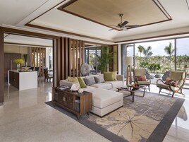 Minibar, in-room safe, desk, blackout drapes