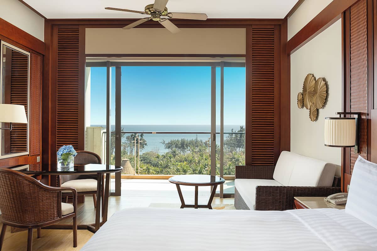 premier sea view king room | minibar, in-room safe, desk, blackout curtains