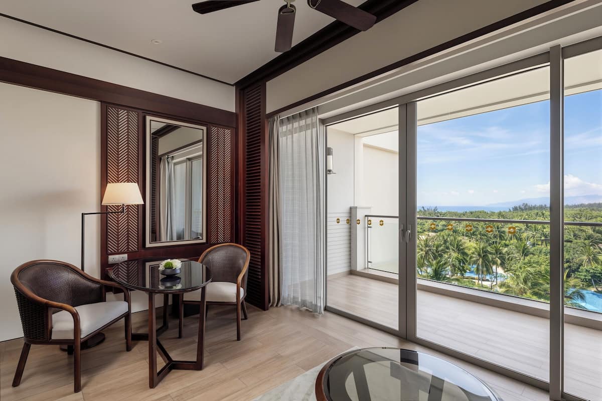 Horizon Seaview King Bed Room