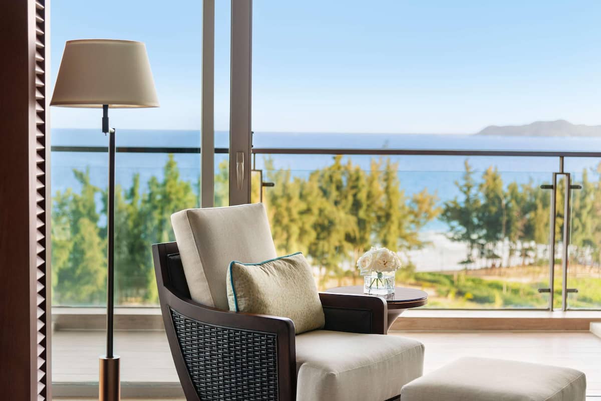 Minibar, in-room safe, desk, blackout drapes