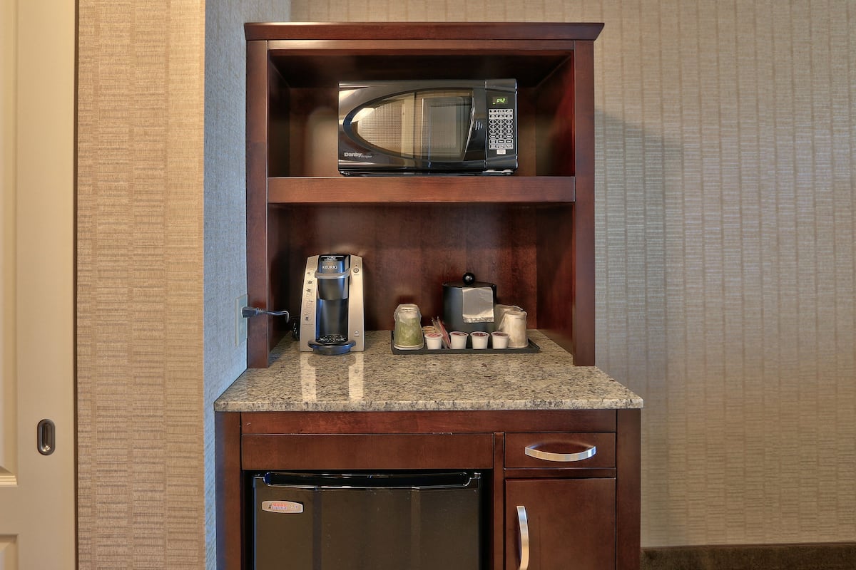 hypo-allergenic bedding, in-room safe, blackout curtains