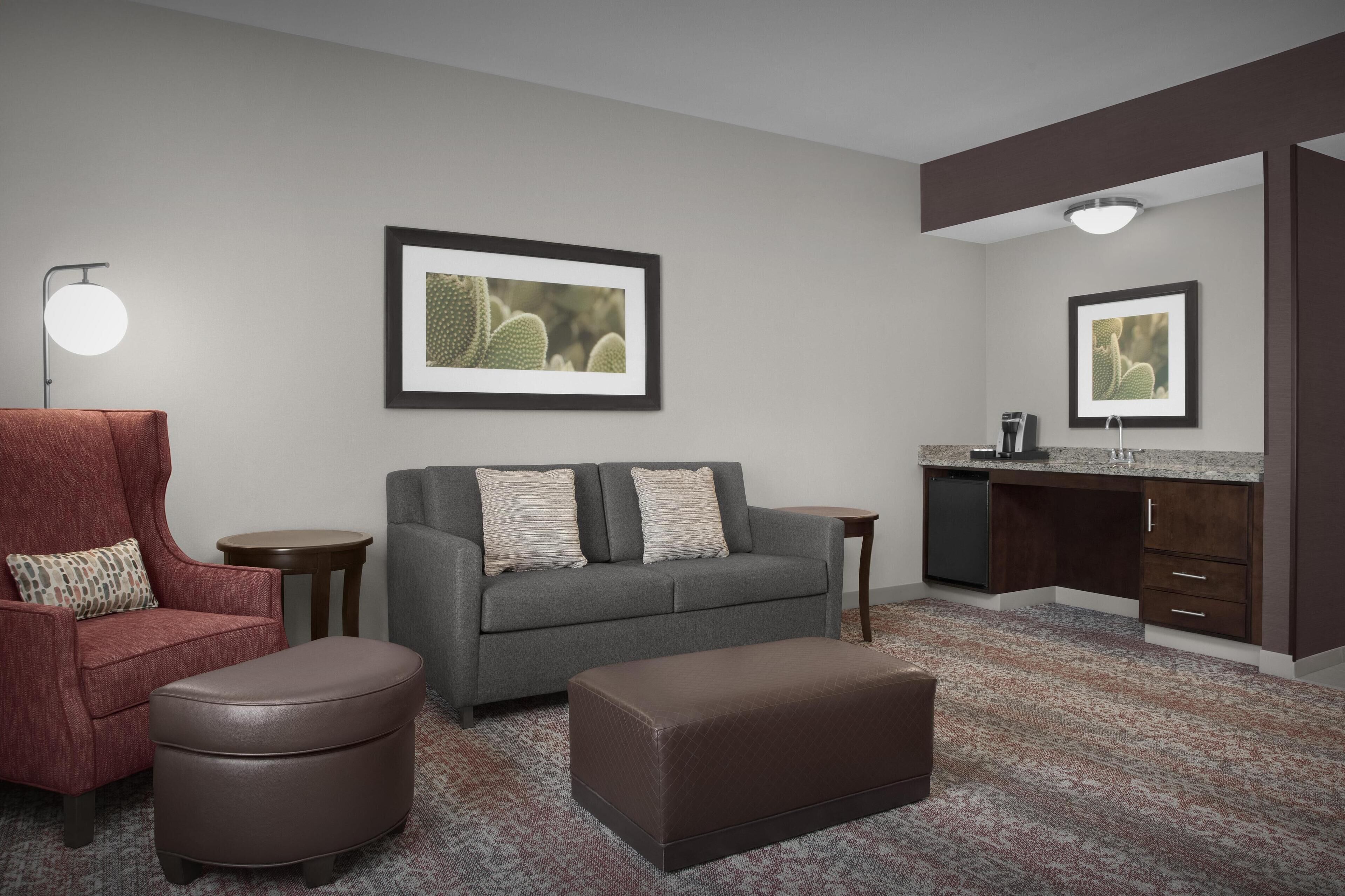 room, 1 king bed | minibar