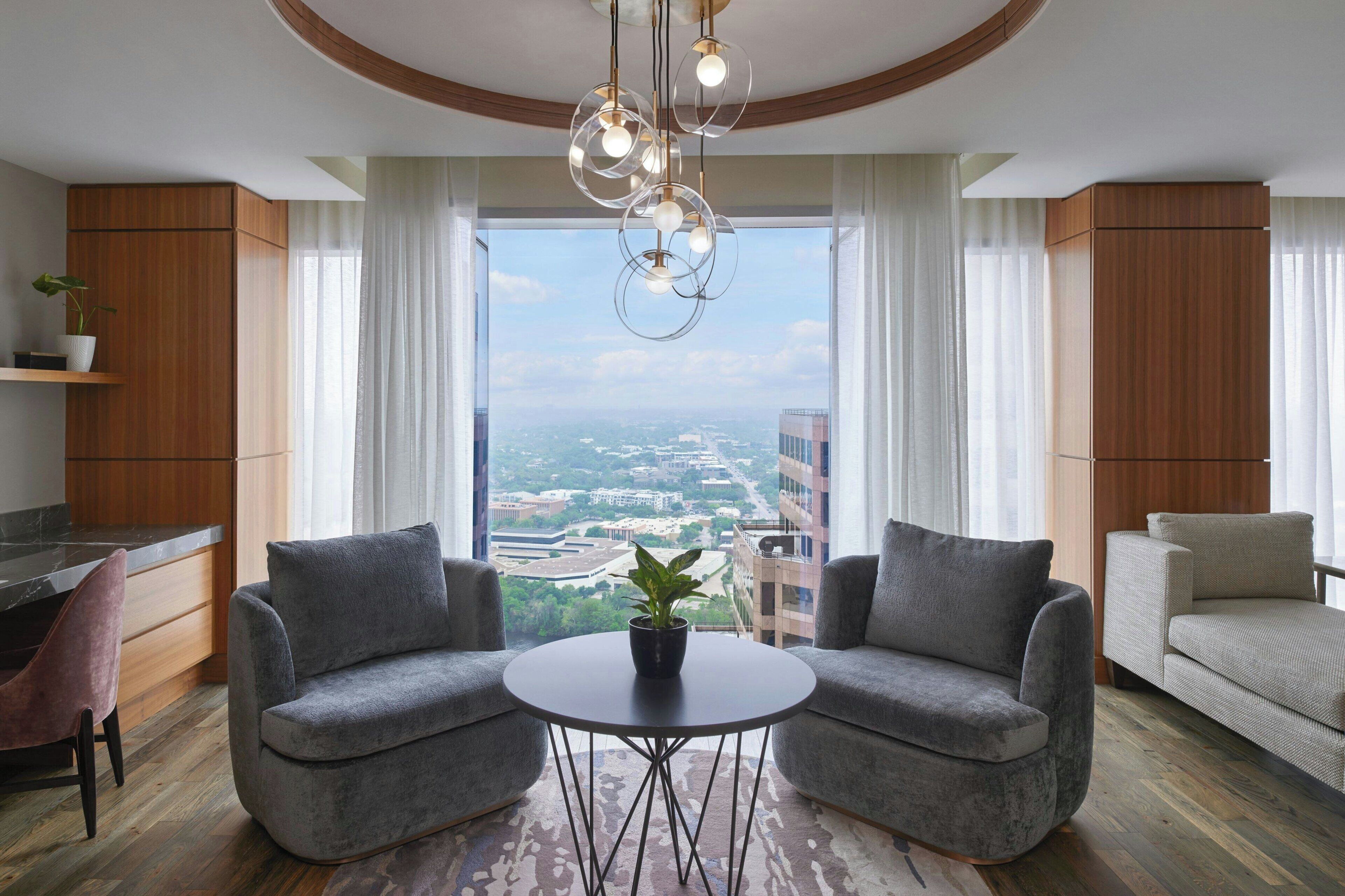 Premium bedding, in-room safe, desk, laptop workspace