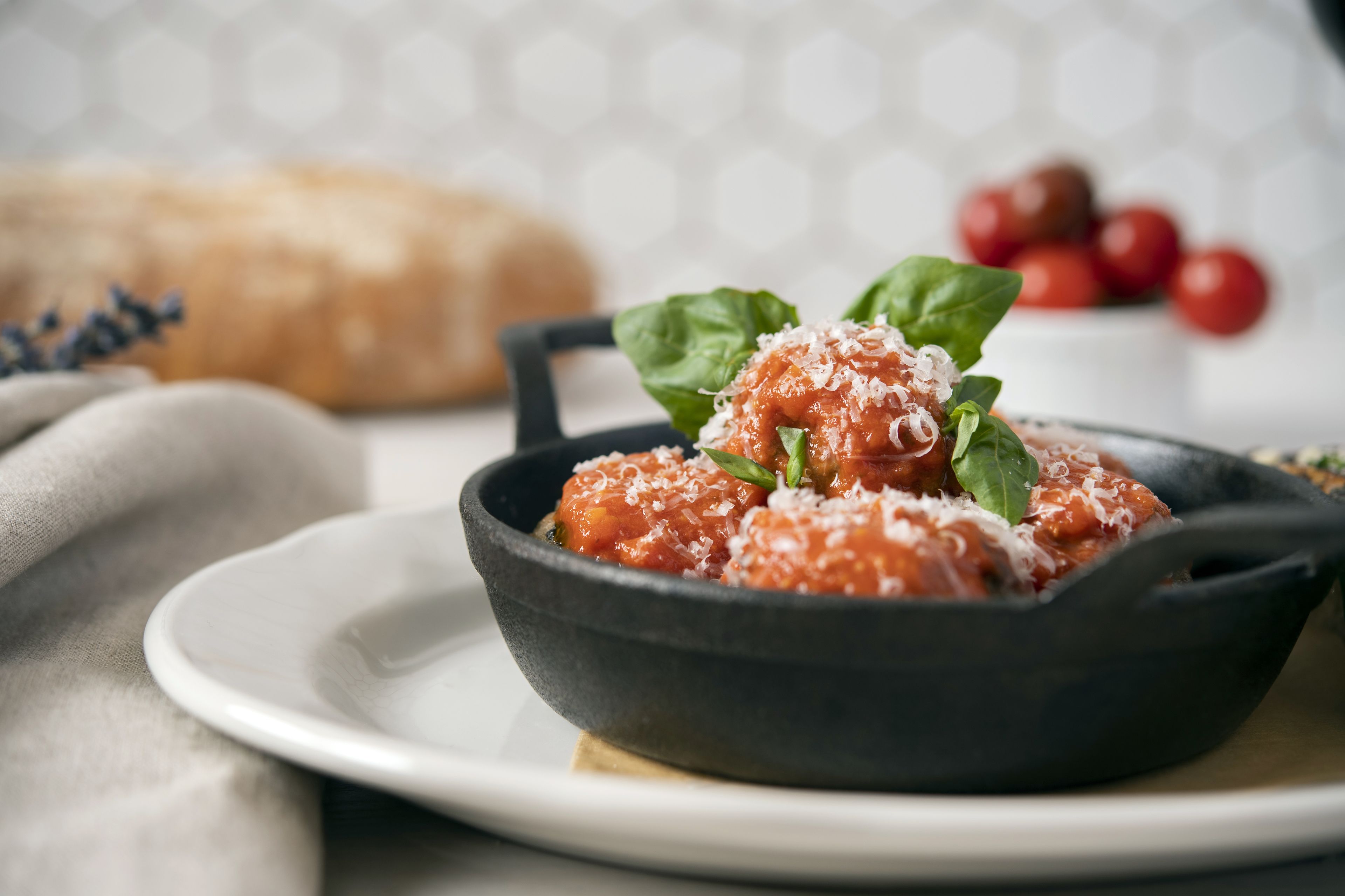 4 restaurants, breakfast, lunch, dinner served; Italian cuisine