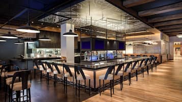 6 bares/lounges, bar na cobertura