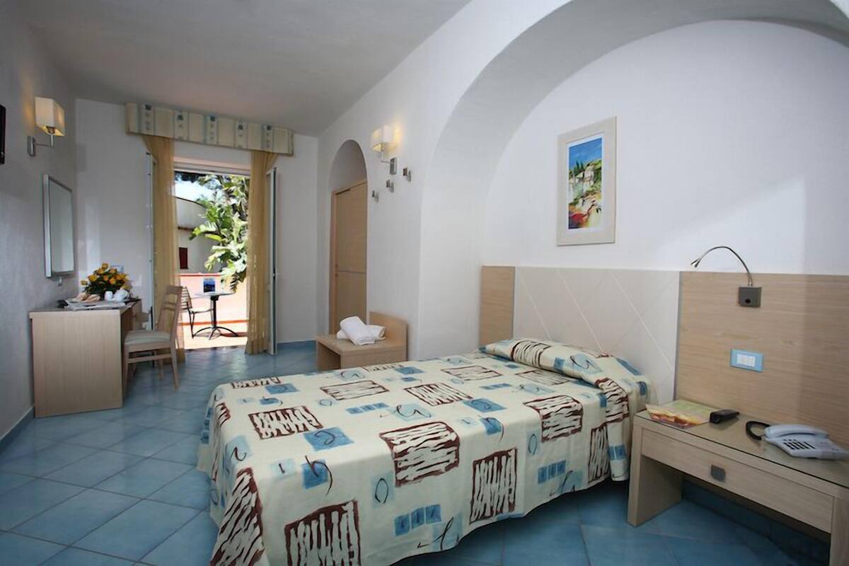 Single Room | 1 bedroom, desk, cribs/infant beds, free WiFi