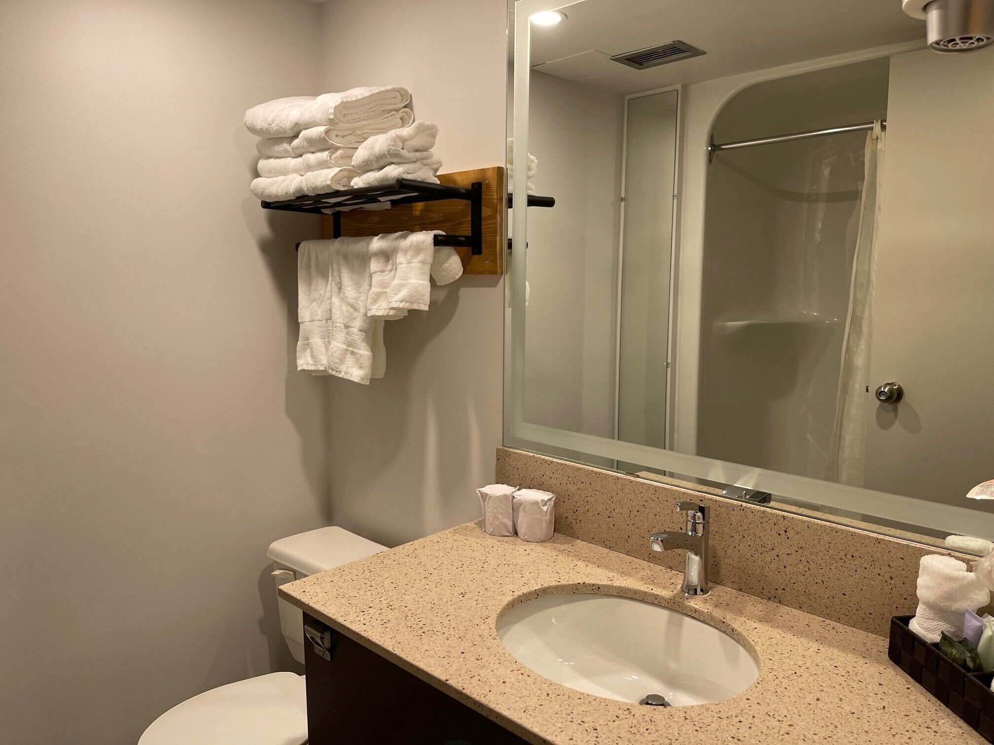 room, 2 double beds | desk, soundproofing, iron/ironing board, free wifi