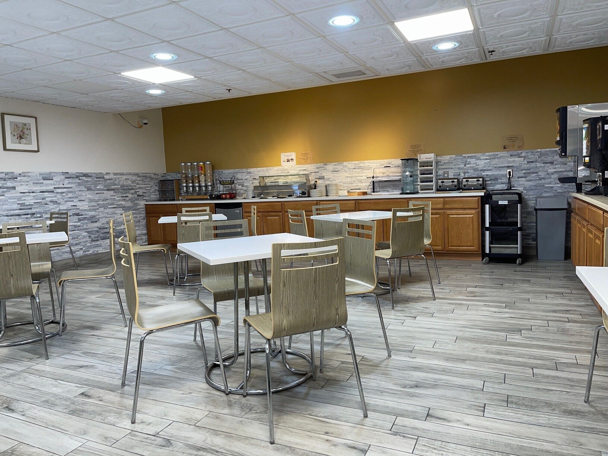 free daily continental breakfast