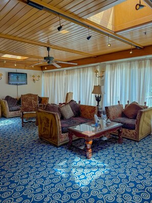 Lobby sitting area - Hotel Amarante Pyramids (Giza)