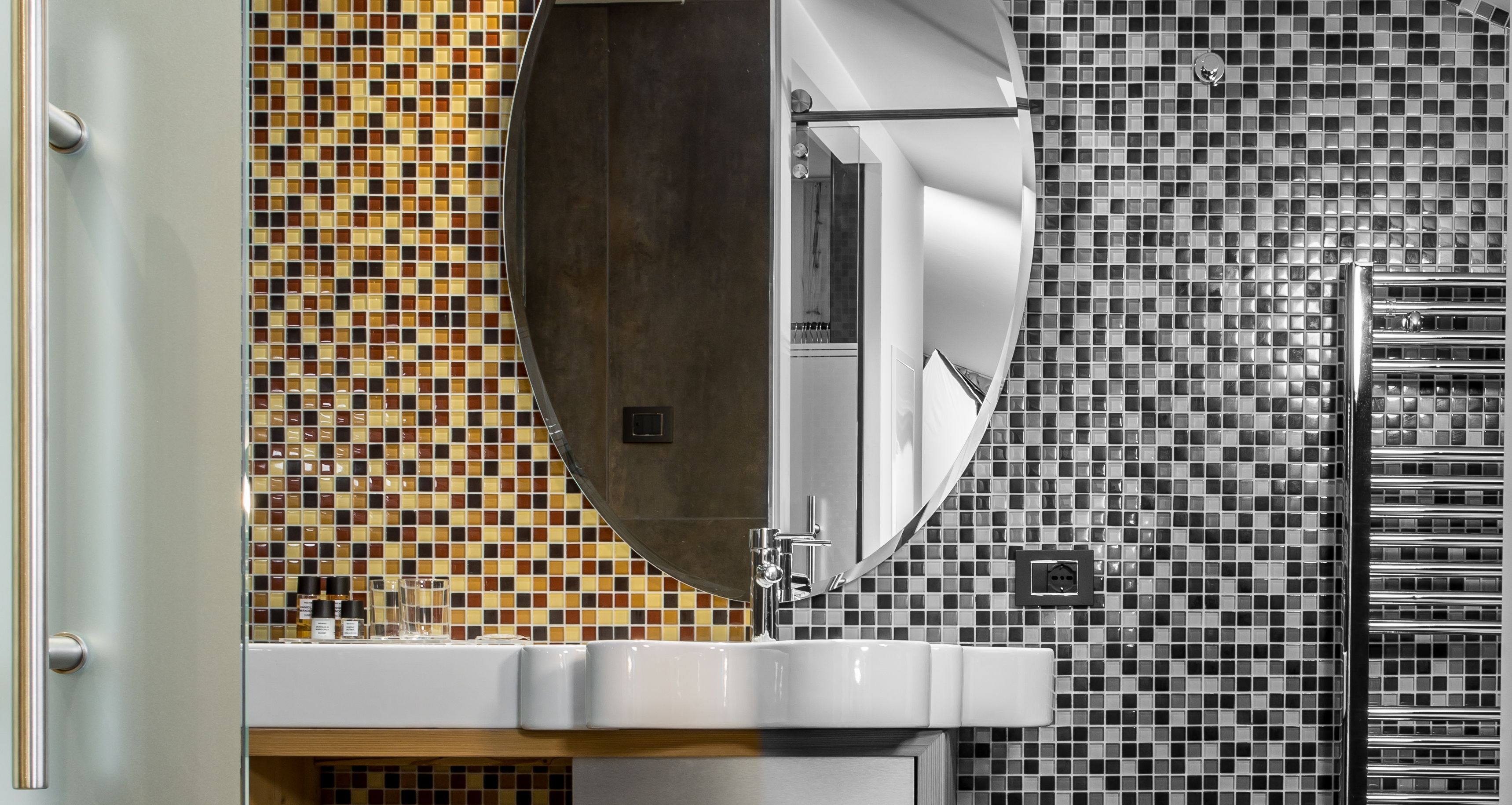 single room | bathroom | shower, bidet, towels