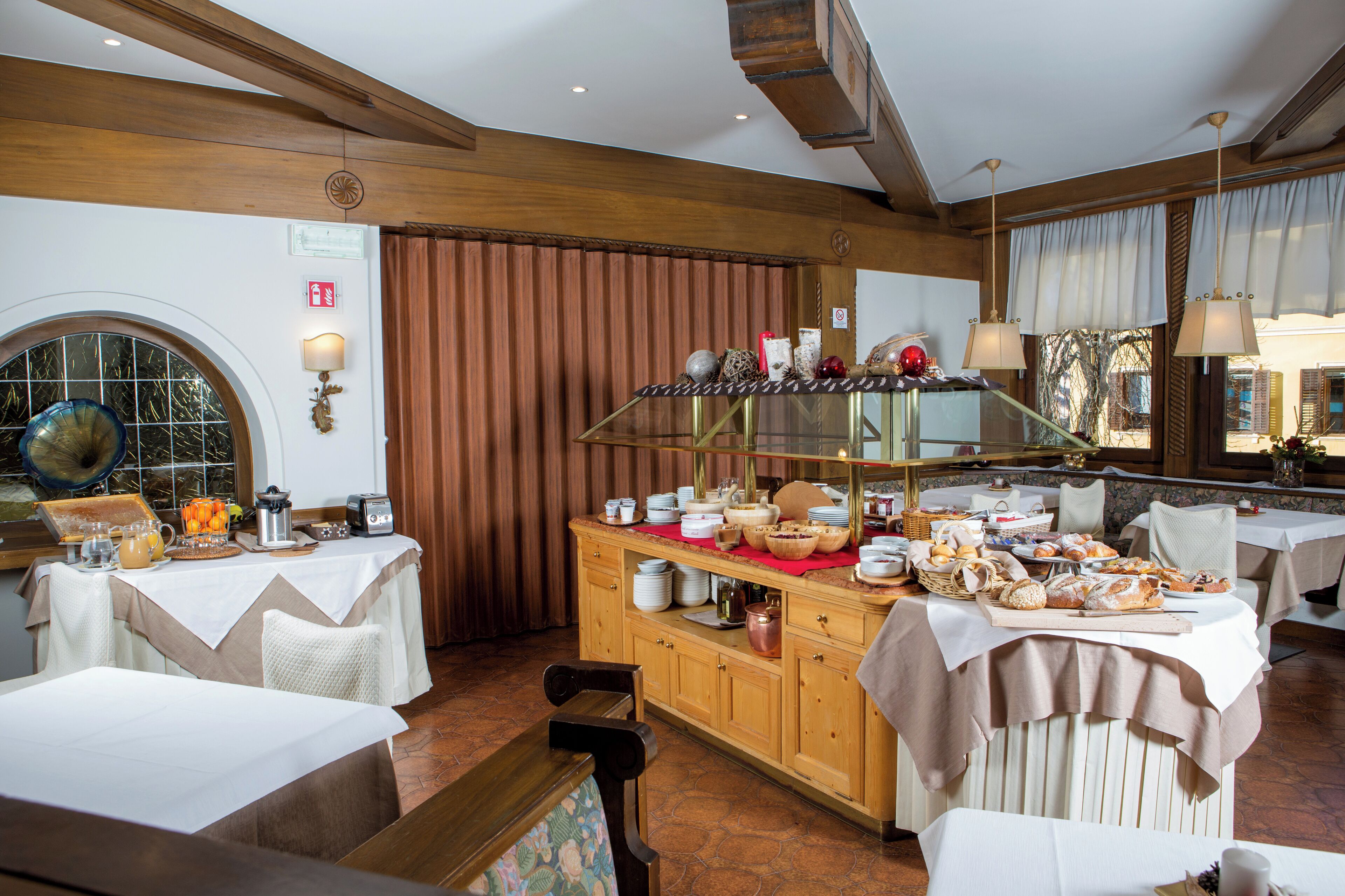 lunch and dinner served, local cuisine