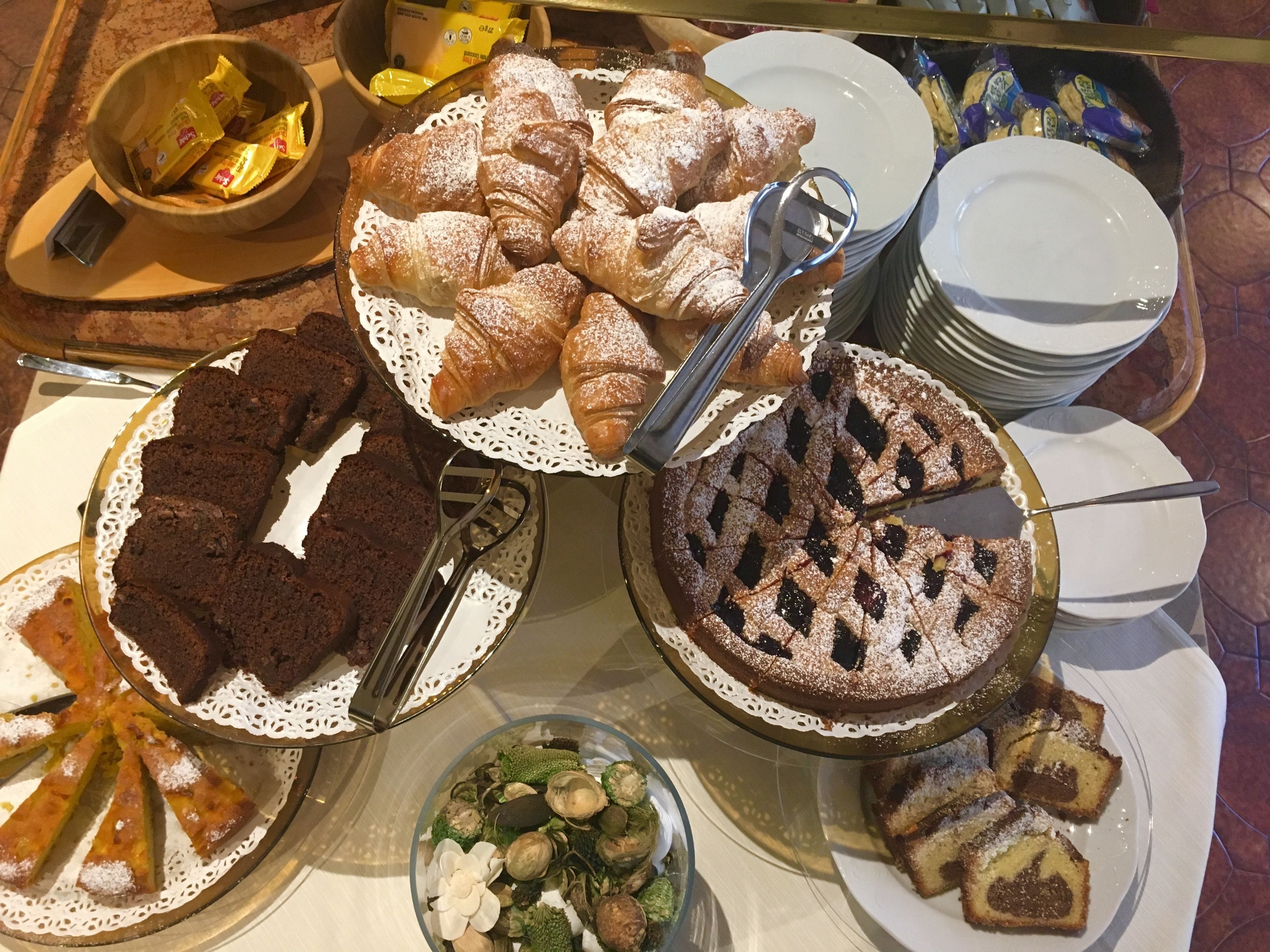 Desayuno a la carta diario (EUR 15 por persona)