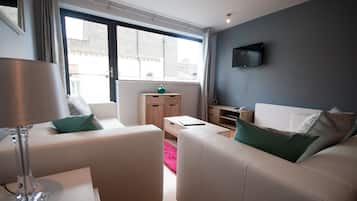 Leilighet, 2 soverom (5 people) | Oppholdsområde | Flatskjerm-TV