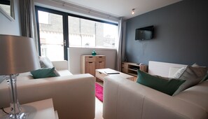 Apartment, 2 Bedrooms (5 people) | Living area