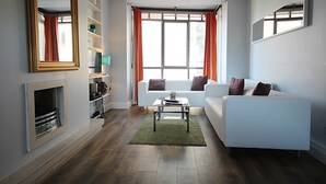 Living room - Handel's Apartments of Temple Bar (Dublin)