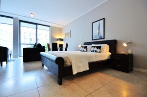 Apartment (Studio) | In-room safe, iron/ironing board, cots/infant beds, free WiFi - Harbour Bridge Luxury Apartments (Cape Town)
