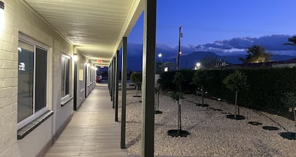 Mauna Loa Motel