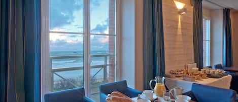 Daily buffet breakfast (EUR 12 per person)