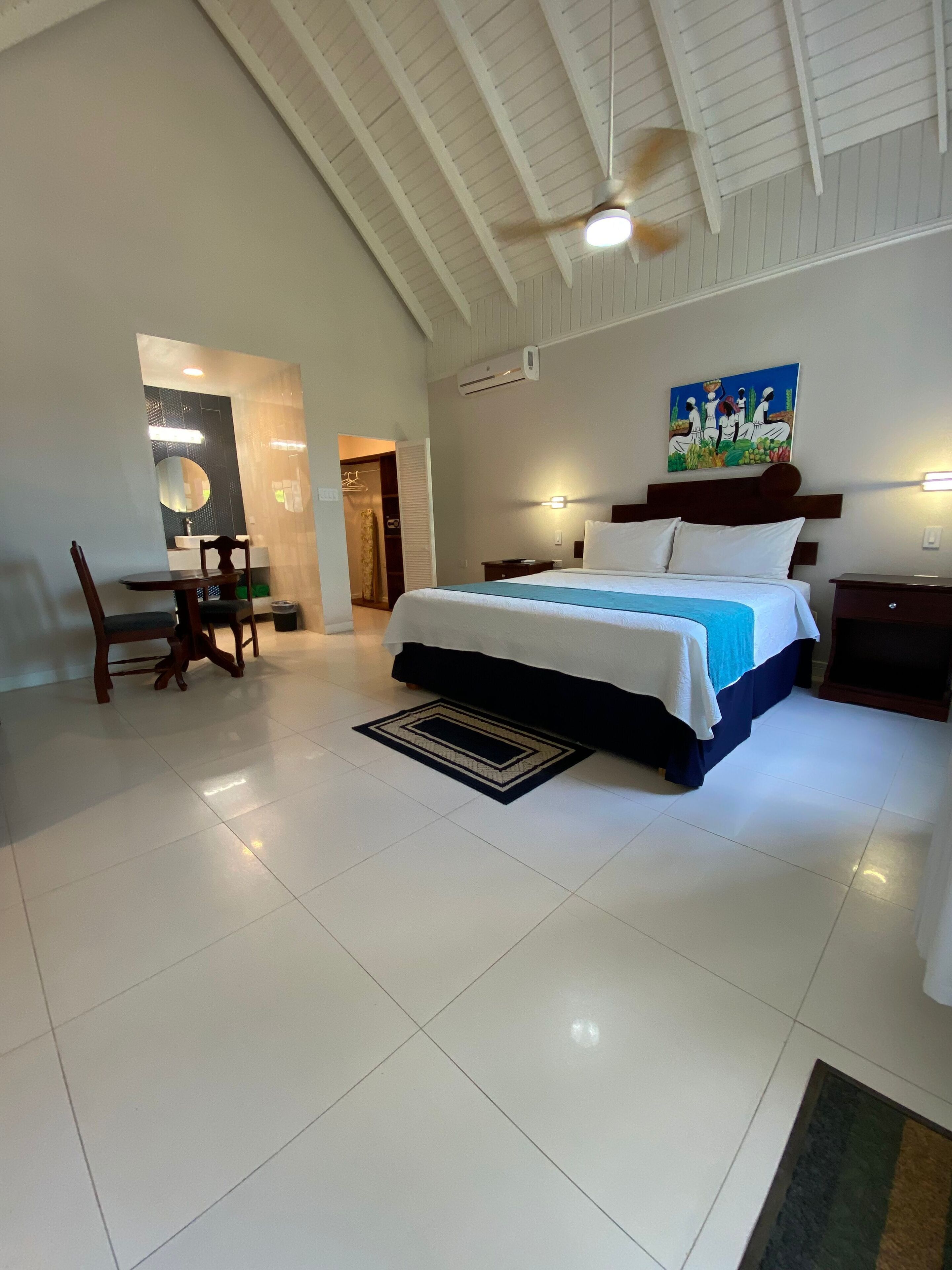 32-inch tv with premium tv channels