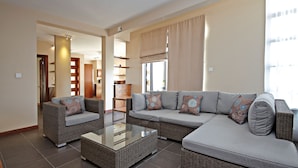 4 Bedroom Villa  | 起居区