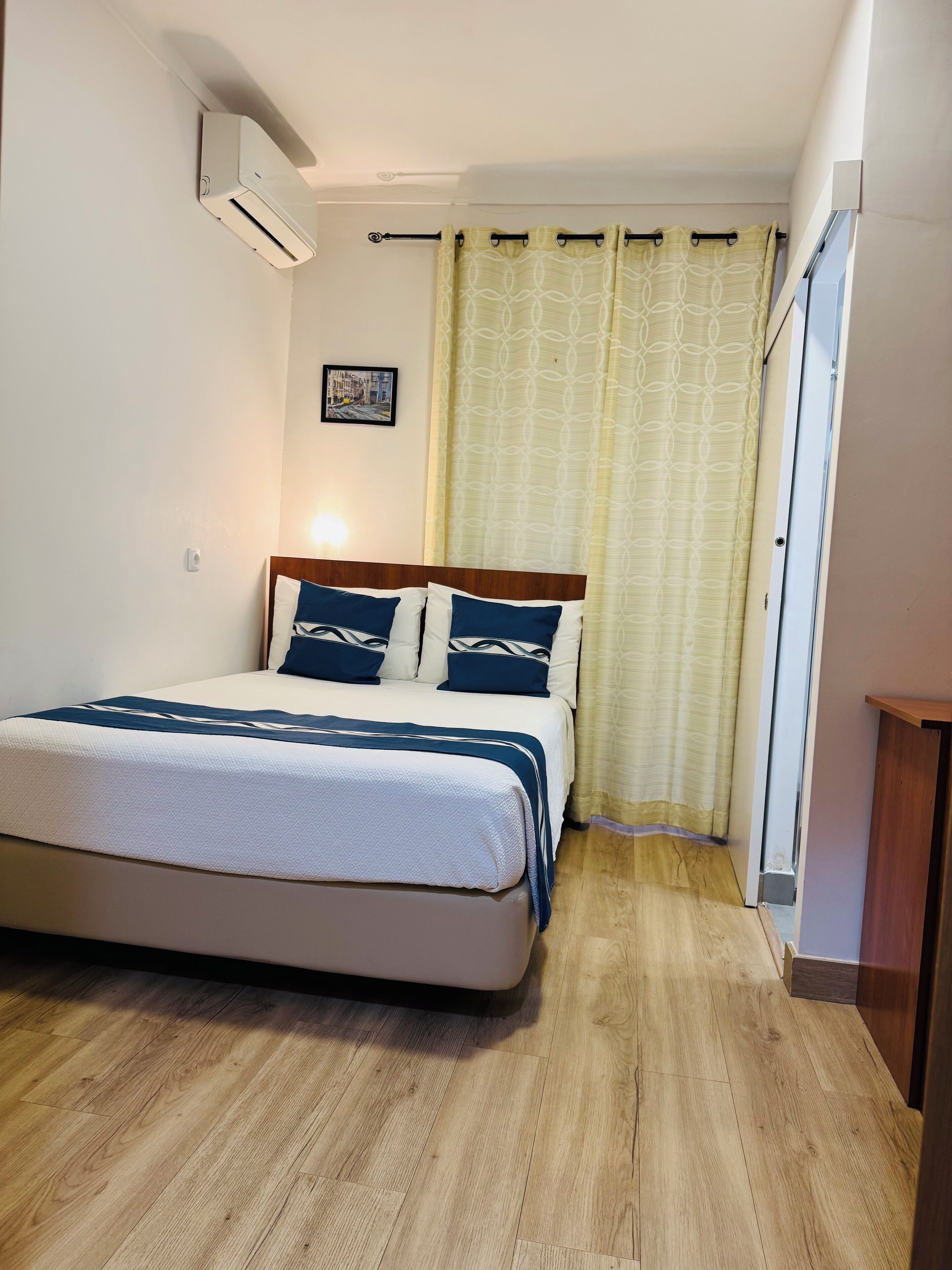 Double Room, Private Bathroom | In-room safe, blackout drapes, free WiFi, bed sheets