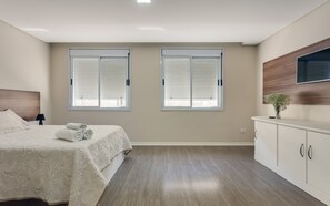 Standard Single Room | Blackout drapes, free WiFi, bed sheets - Hotel Lavenue (Curitiba)