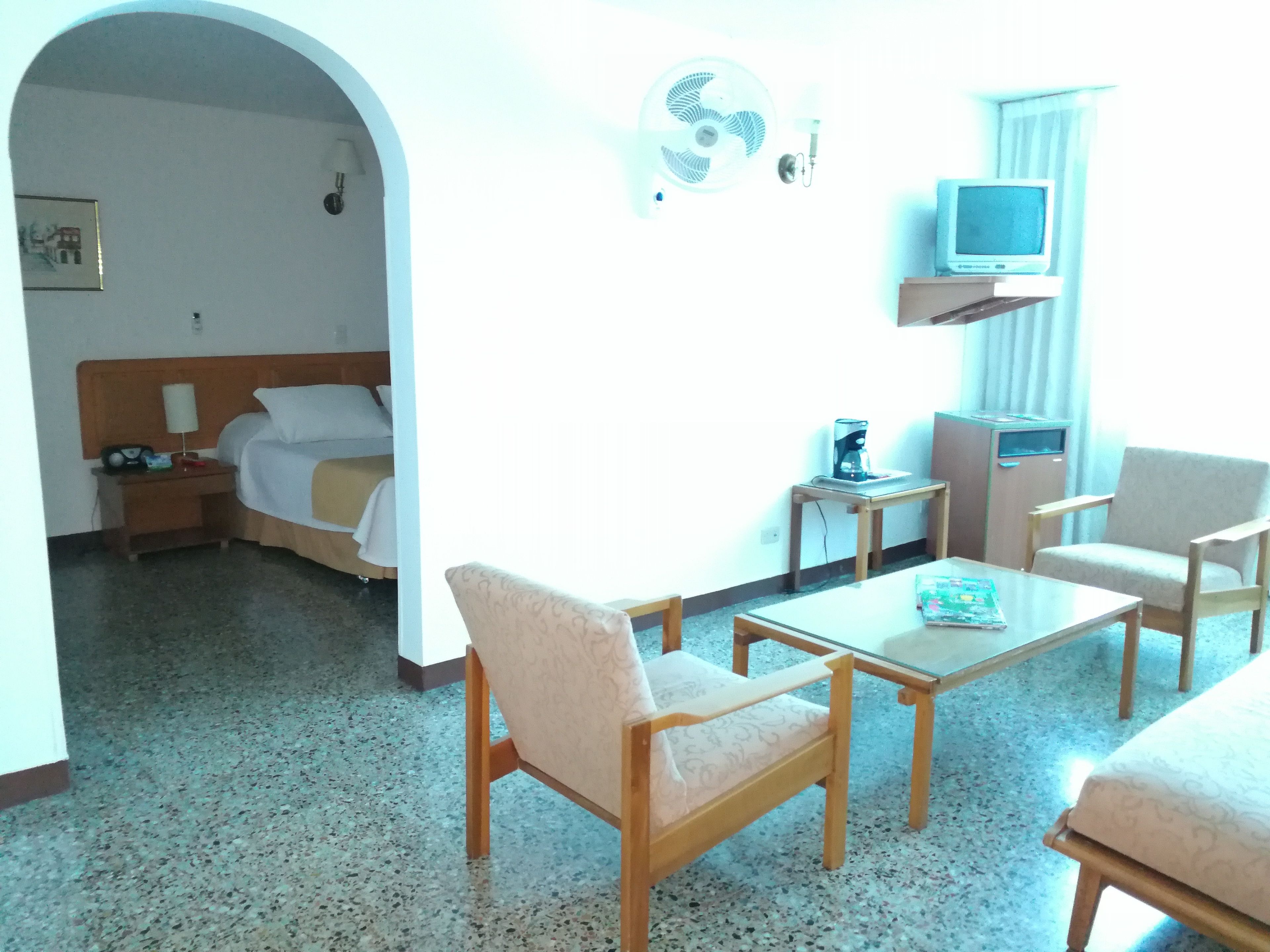 junior suite | living room