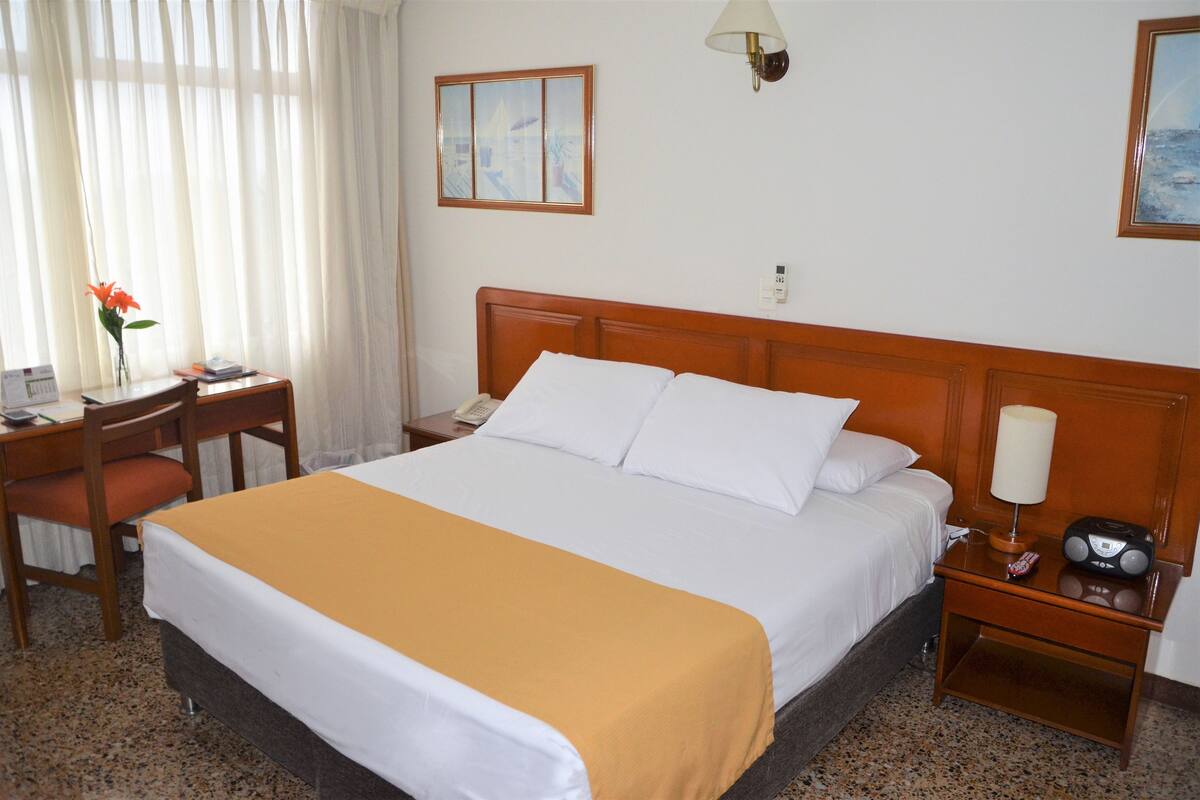 Premium bedding, minibar, in-room safe, soundproofing