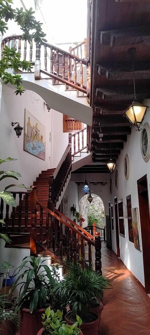 Interior - Hotel Casa del Curato (Cartagena)