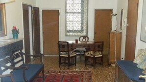 Lobby sitting area - Amadeus Bed and Breakfast (Venice)