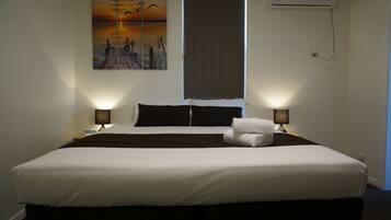 Family Room | Hypo-allergenic bedding, free WiFi, bed sheets