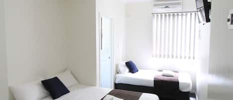 Hypo-allergenic bedding, free WiFi, bed sheets
