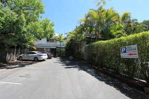 Free self parking - The Cliff House (Kangaroo Point)