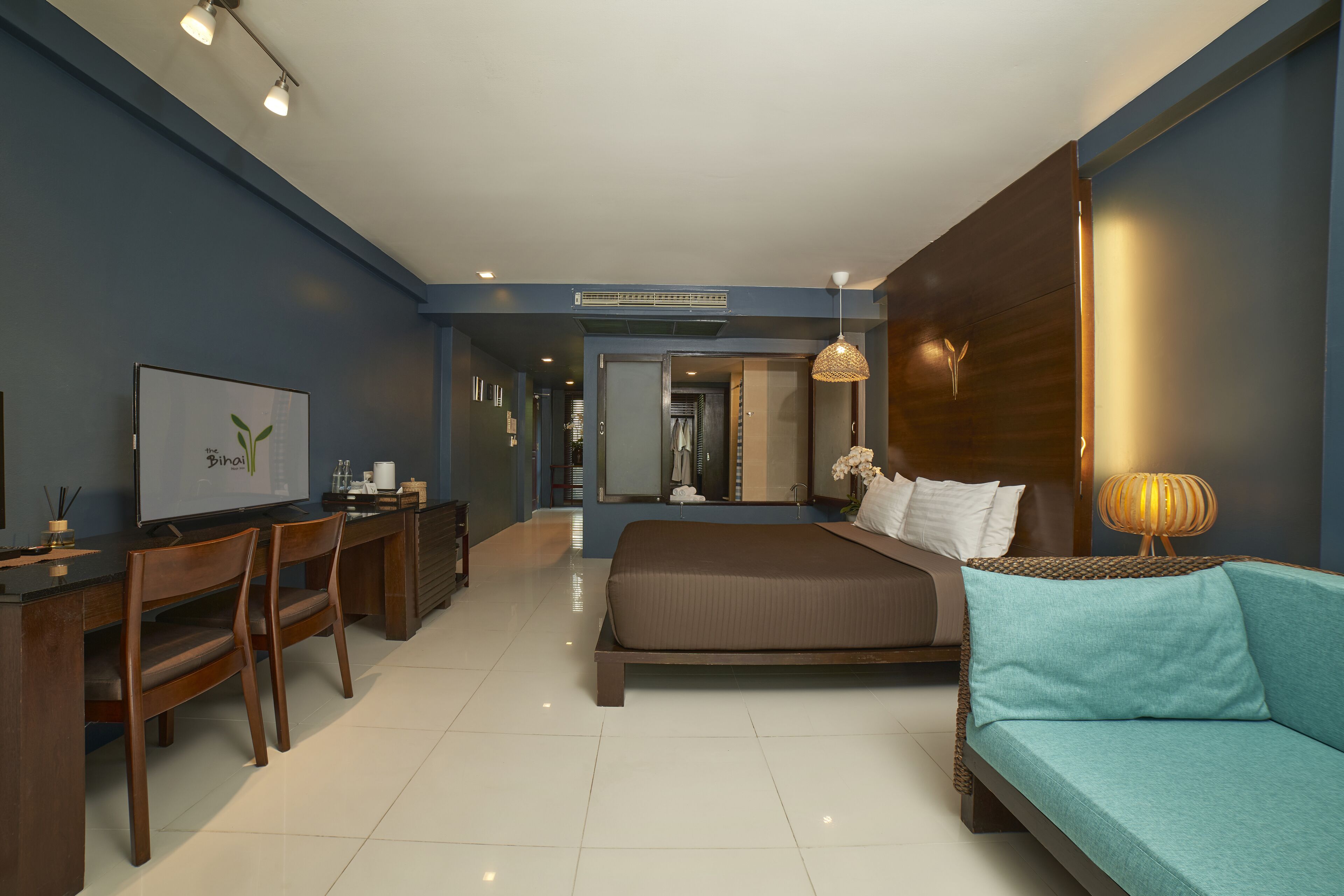 suite, 1 king bed, pool access, pool view | 1 bedroom, free minibar, desk, free wifi
