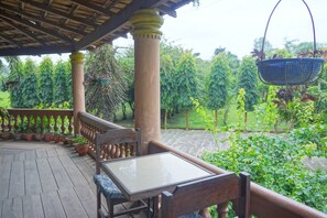 Terrace/patio - Baghmara Wildlife Resort (Sauraha)