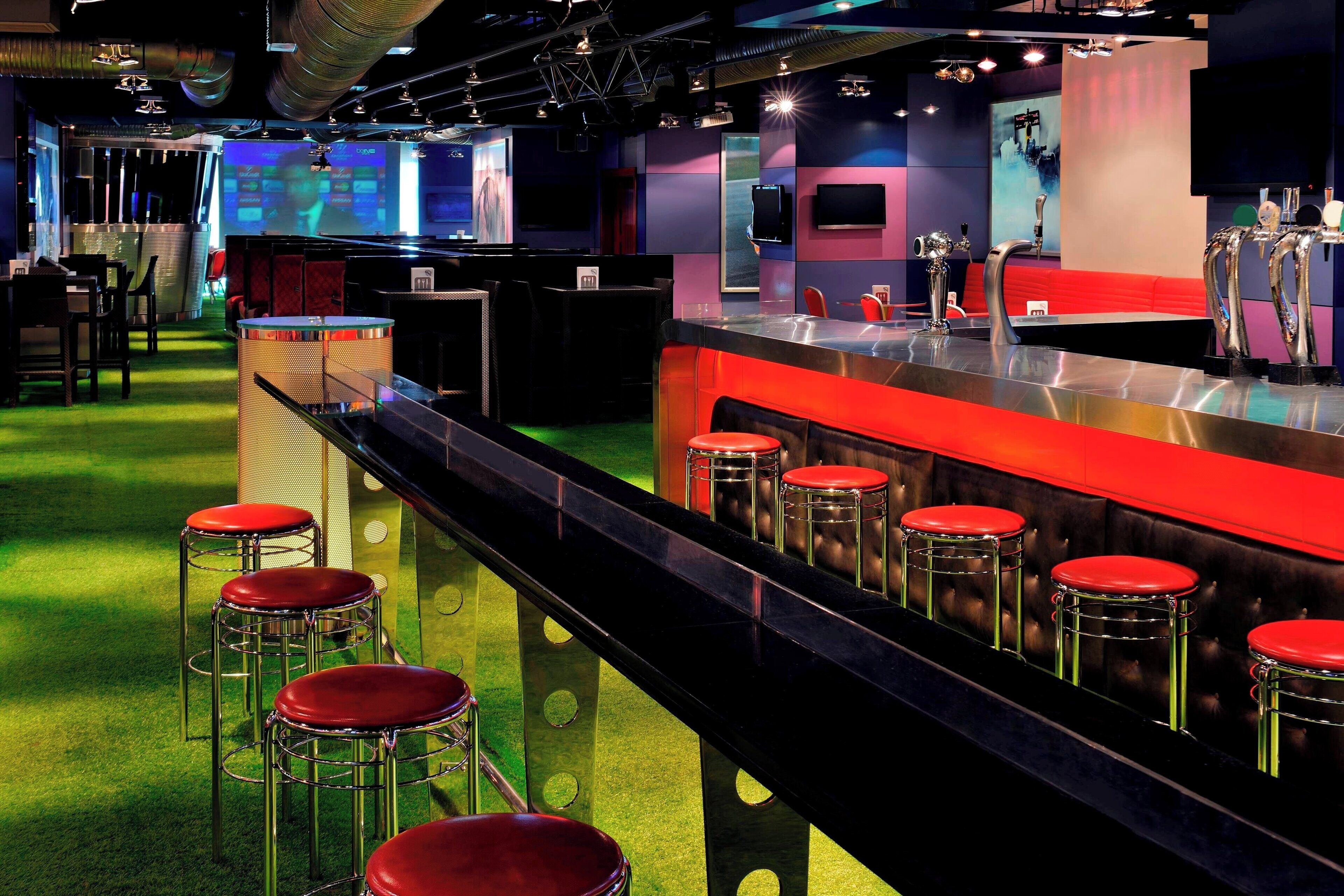 3 bars/lounges, sports bar