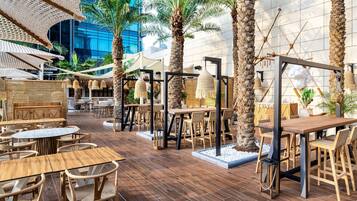 6 restaurants servant le petit déjeuner, spécialités Cuisine brésilienne