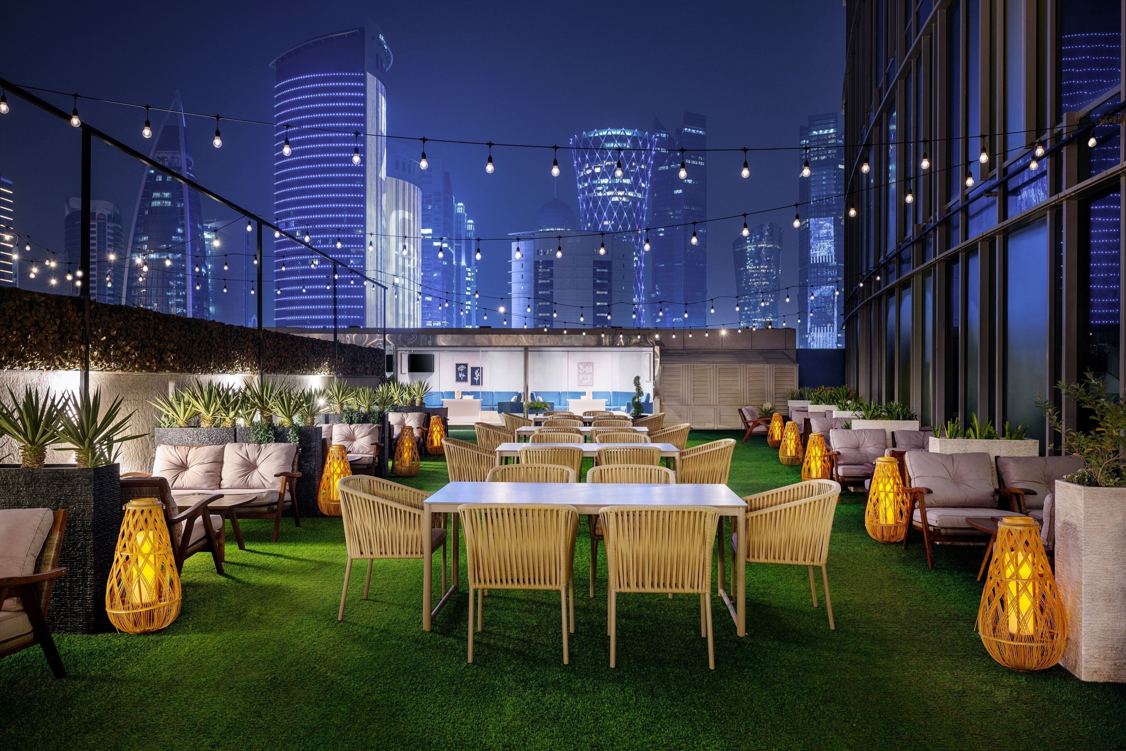 3 bars/lounges, sports bar