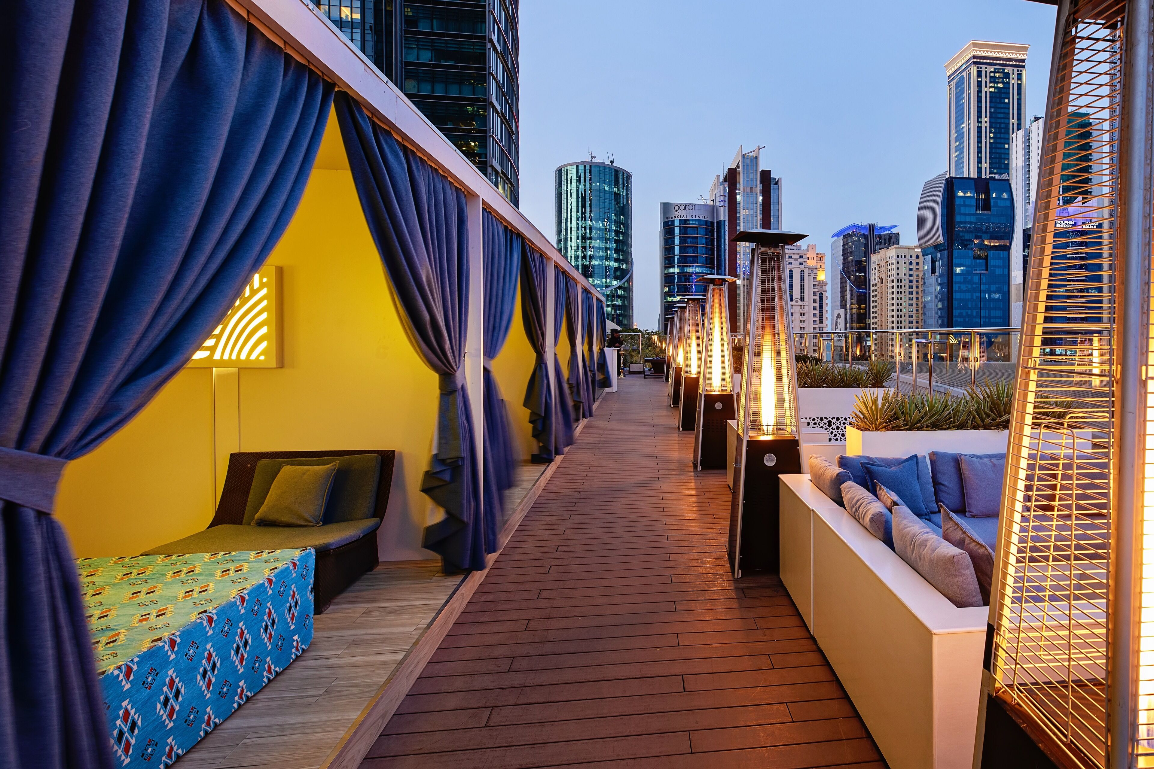 6 间餐厅，供应早餐、午餐和晚餐，巴西菜