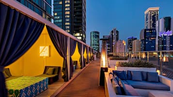 6 restaurants; breakfast, lunch, dinner, and brunch served