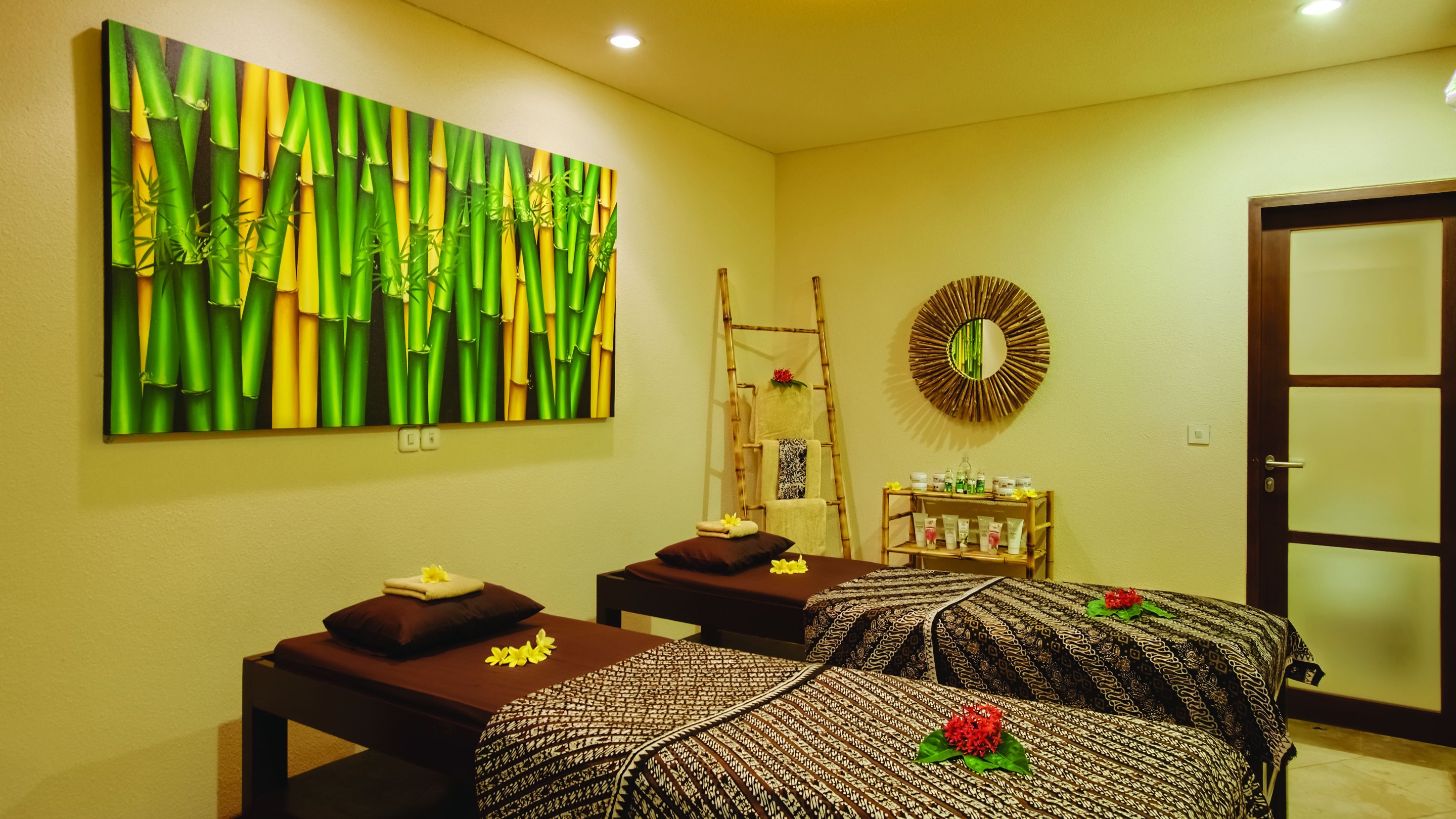 body treatments, aromatherapy, hot stone massages, body scrubs, facials