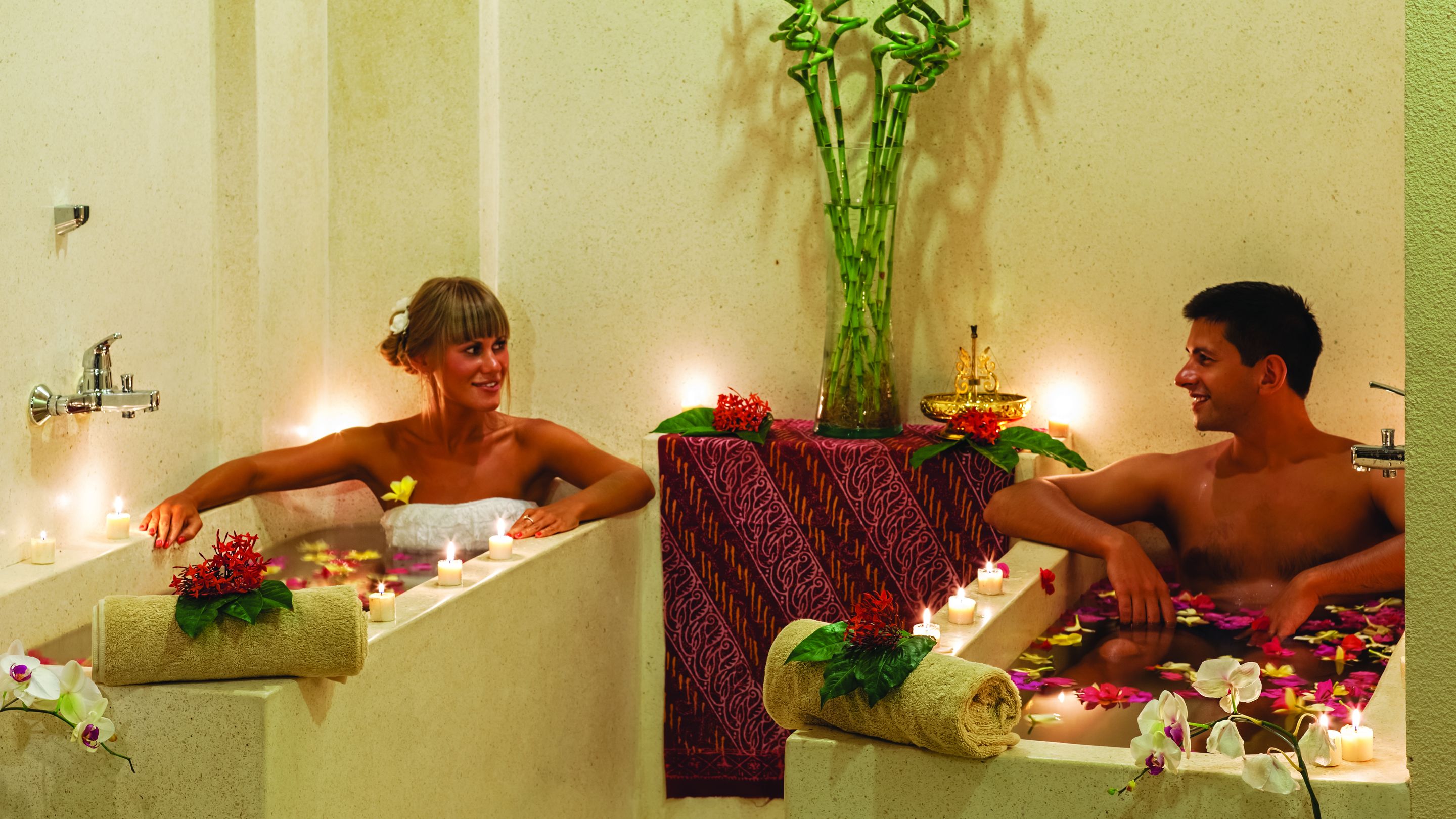 body treatments, aromatherapy, hot stone massages, body scrubs, facials