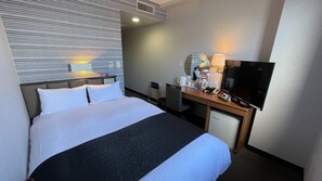 Blackout drapes, iron/ironing board, free WiFi, bed sheets