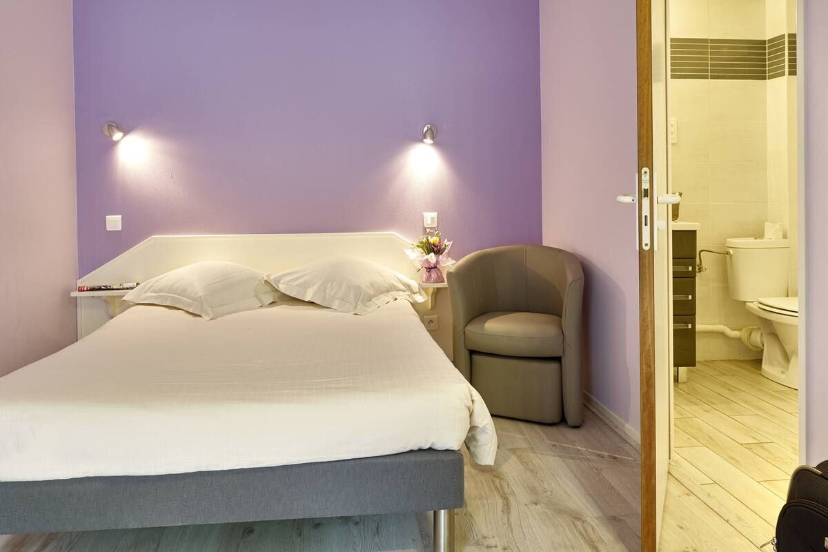Classic Studio | Blackout curtains, free WiFi, bed sheets
