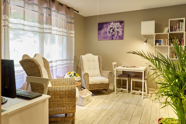 Classic Studio, 2 Twin Beds | Blackout drapes, free WiFi, bed sheets, wheelchair access