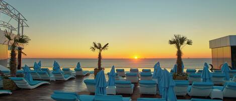 Infinity pool