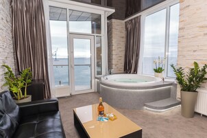 Ropa de cama de alta calidad y minibar